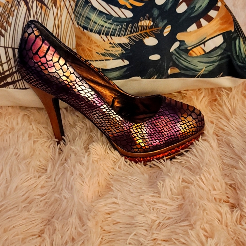 Women purple and gold high heels